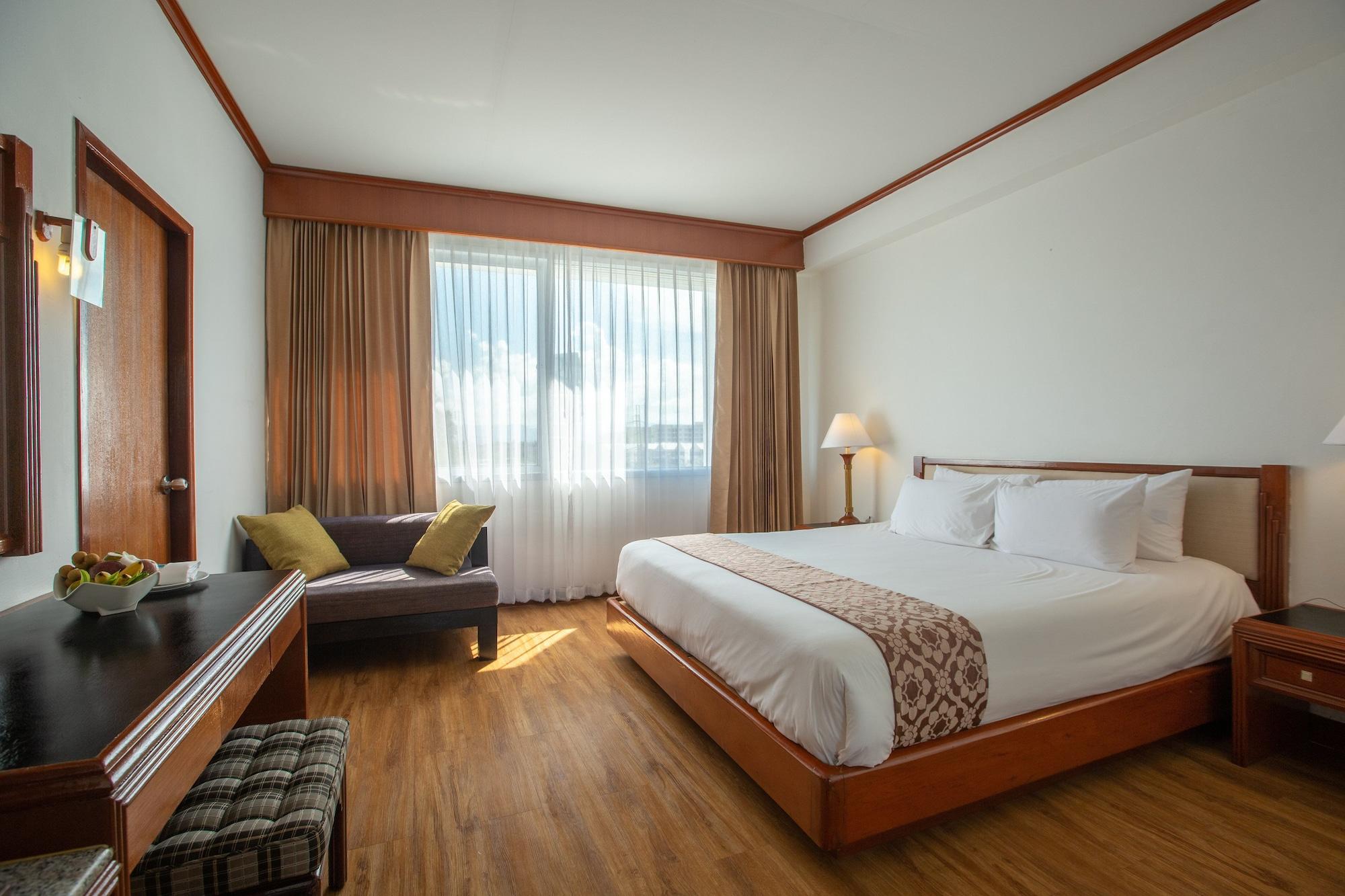 Centara Life Hotel Мае-Сот Экстерьер фото