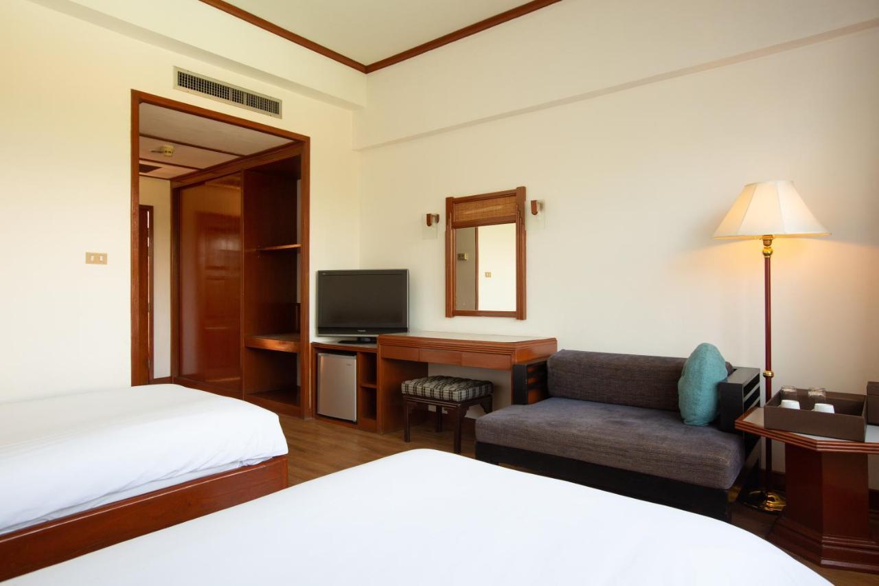 Centara Life Hotel Мае-Сот Экстерьер фото