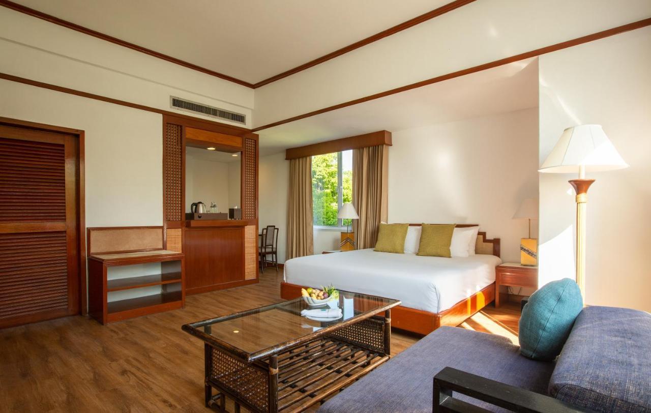 Centara Life Hotel Мае-Сот Экстерьер фото