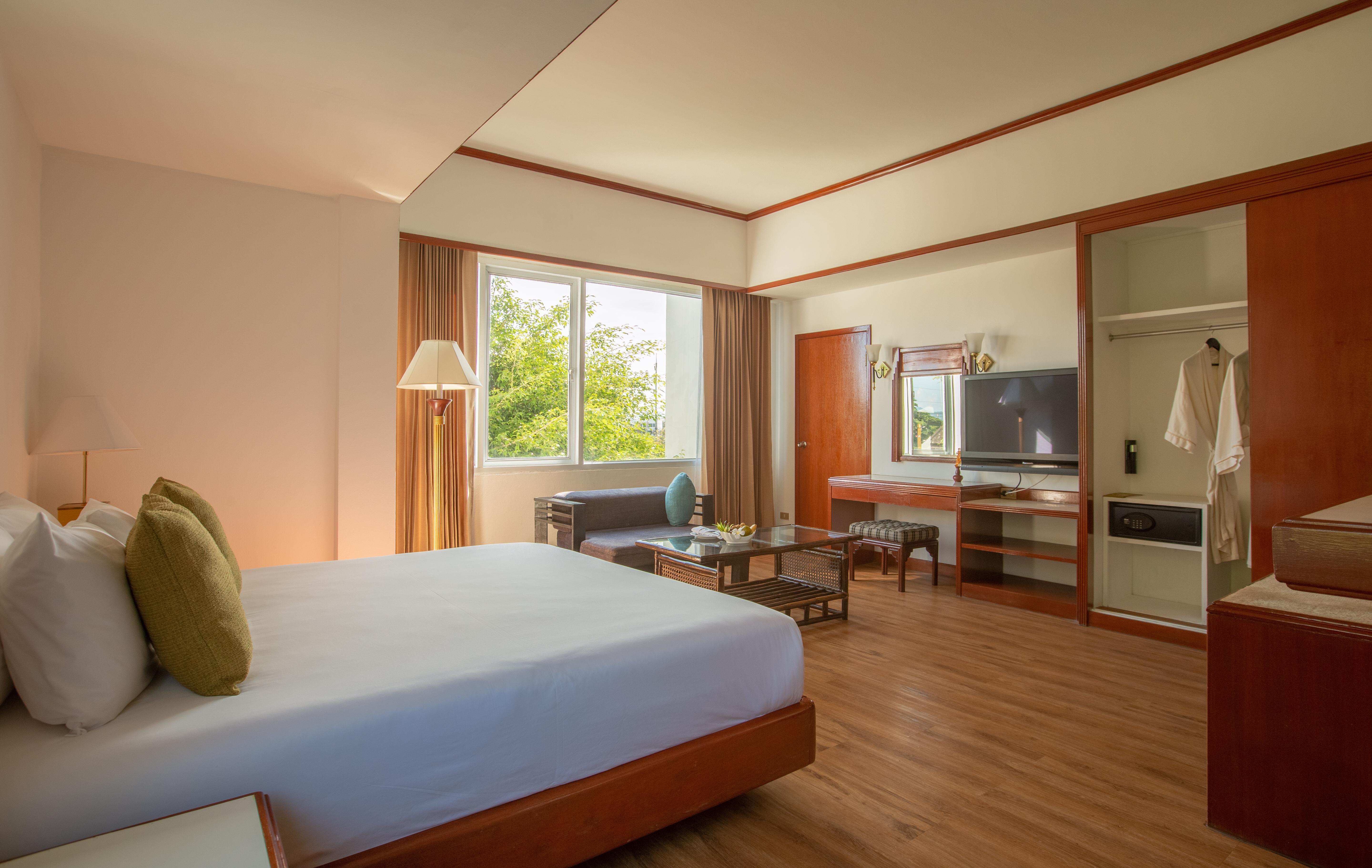 Centara Life Hotel Мае-Сот Экстерьер фото