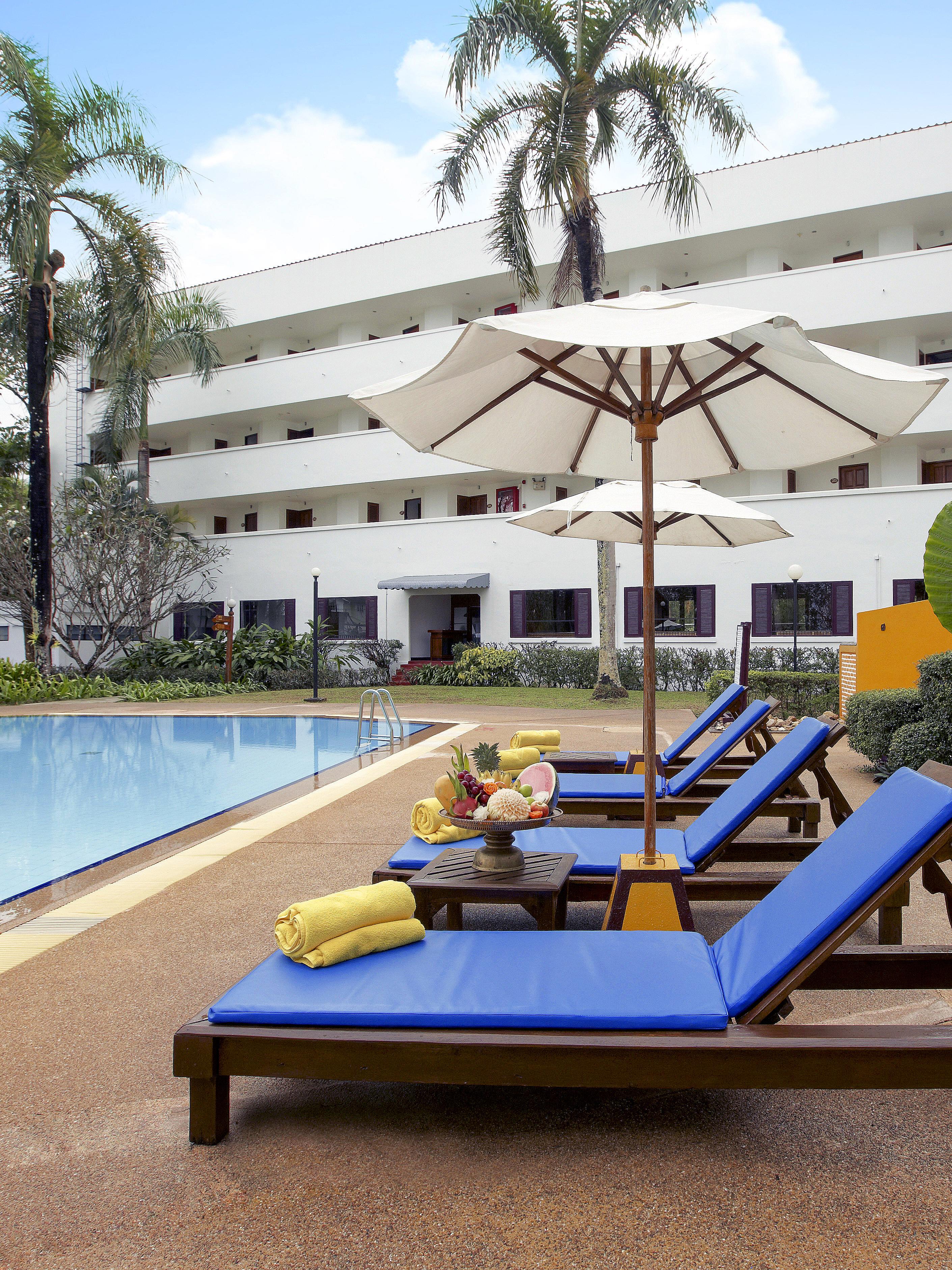 Centara Life Hotel Мае-Сот Экстерьер фото