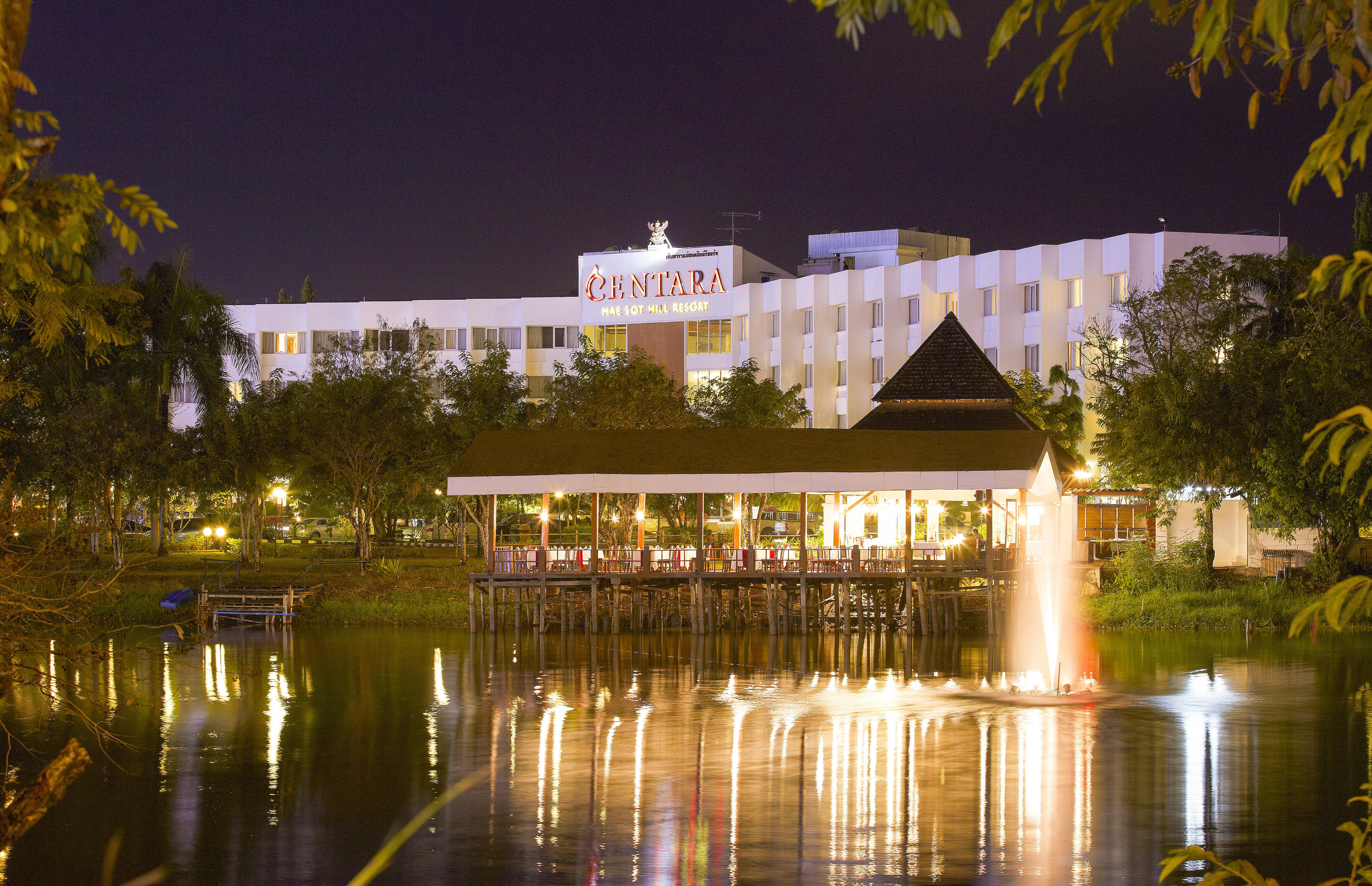 Centara Life Hotel Мае-Сот Экстерьер фото