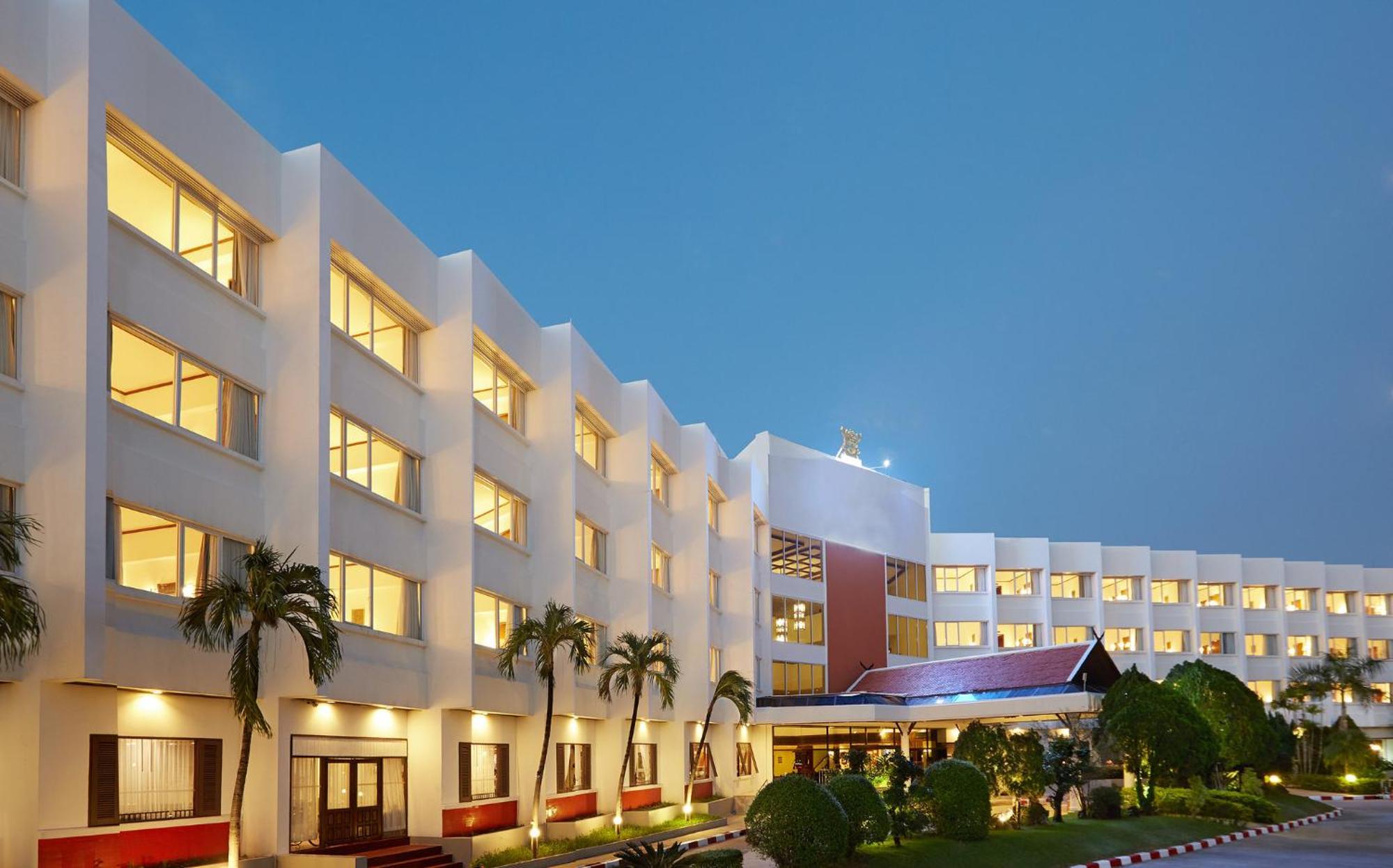 Centara Life Hotel Мае-Сот Экстерьер фото